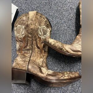 Lucchese Floral Embroidered Western Boots Leopard Lined Distressed Brown